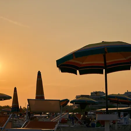Terrace, Pool, Sun And Relax - Beahost Bibione