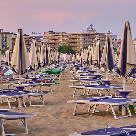 Terrace, Pool, Sun And Relax - Beahost Апартаменты